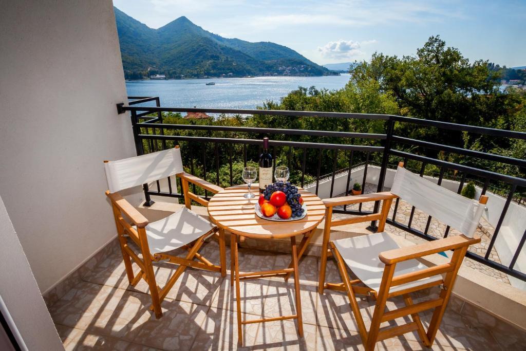 Villa Maria Apartments Kamenari Extérieur photo